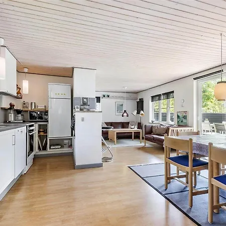 C11201-hemmet-raevekrogen-54 Tatil Evi